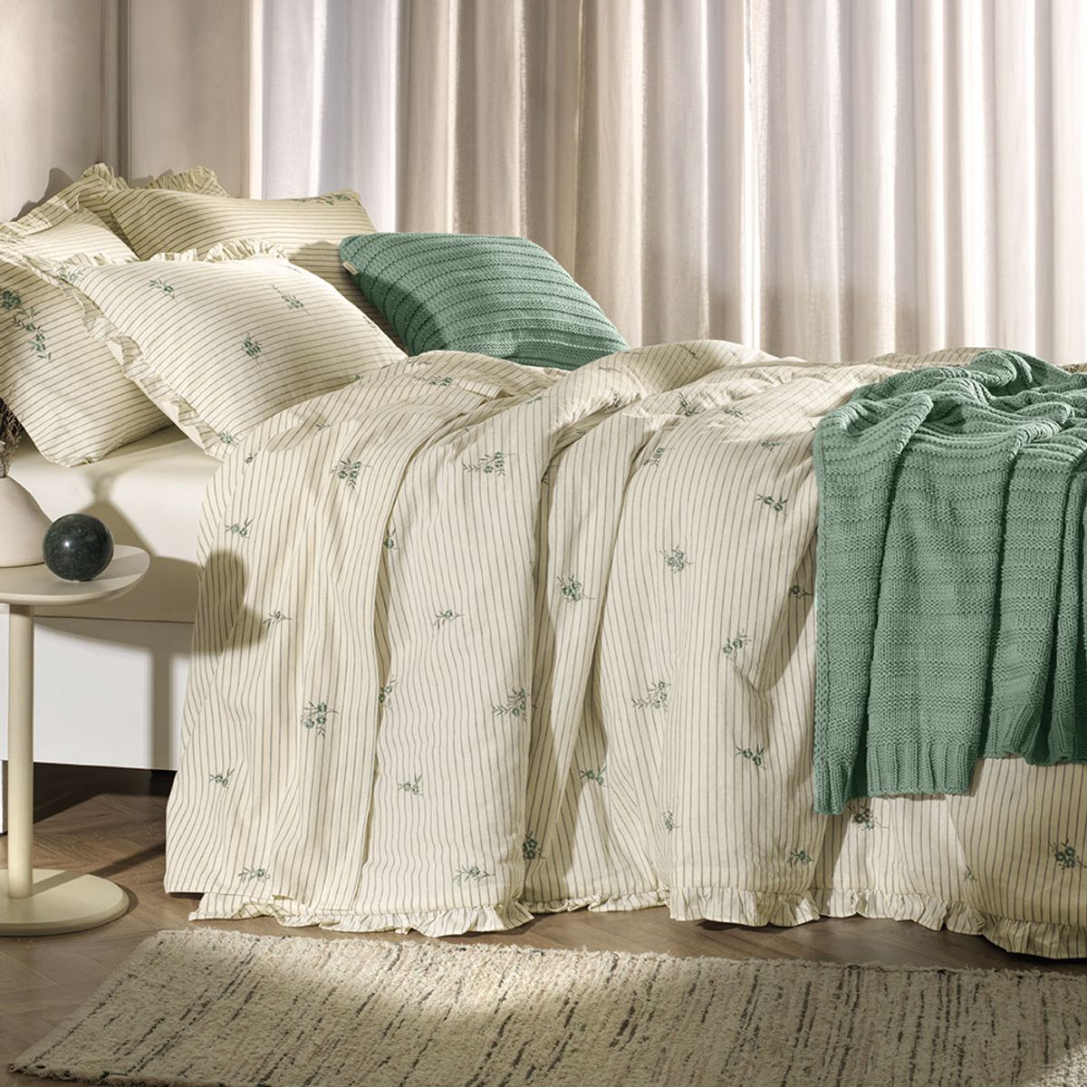 Elise 200 Thread Count Embroidered Double Bedspread with 2 Pillow Shams