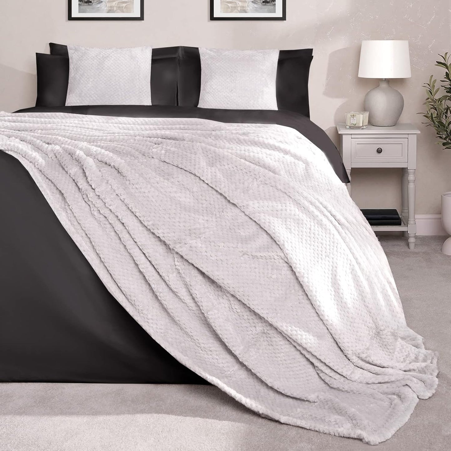 Dreamscene Sofa Throw Blanket, Soft Cosy Warm Honeycomb Waffle Fluffy Fleece Blankets for Bed Single Bed Throws Faux Fur Charcoal Grey Throw for Sofa, 125 x 150cm