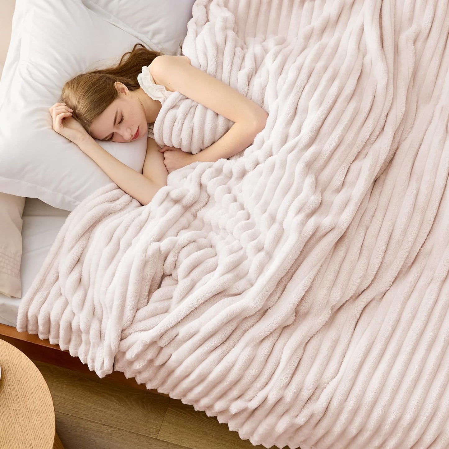 Bedsure Fleece Throw Blanket for Sofa - Fluffy Cosy Warm Blankets for Bed, Soft Cute Single Throw Gifts for Women and Girls, Ashley Blue, 130x170 cm