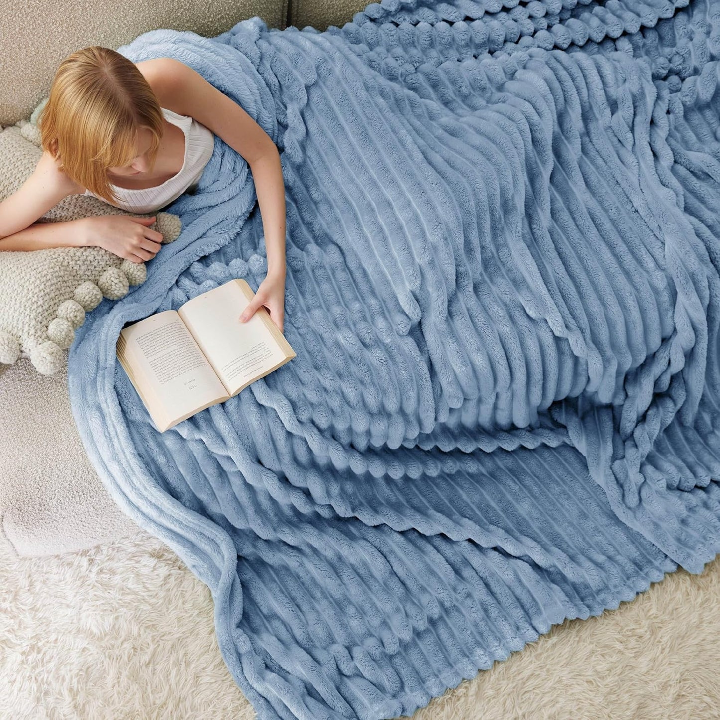 Bedsure Fleece Throw Blanket for Sofa - Fluffy Cosy Warm Blankets for Bed, Soft Cute Single Throw Gifts for Women and Girls, Ashley Blue, 130x170 cm