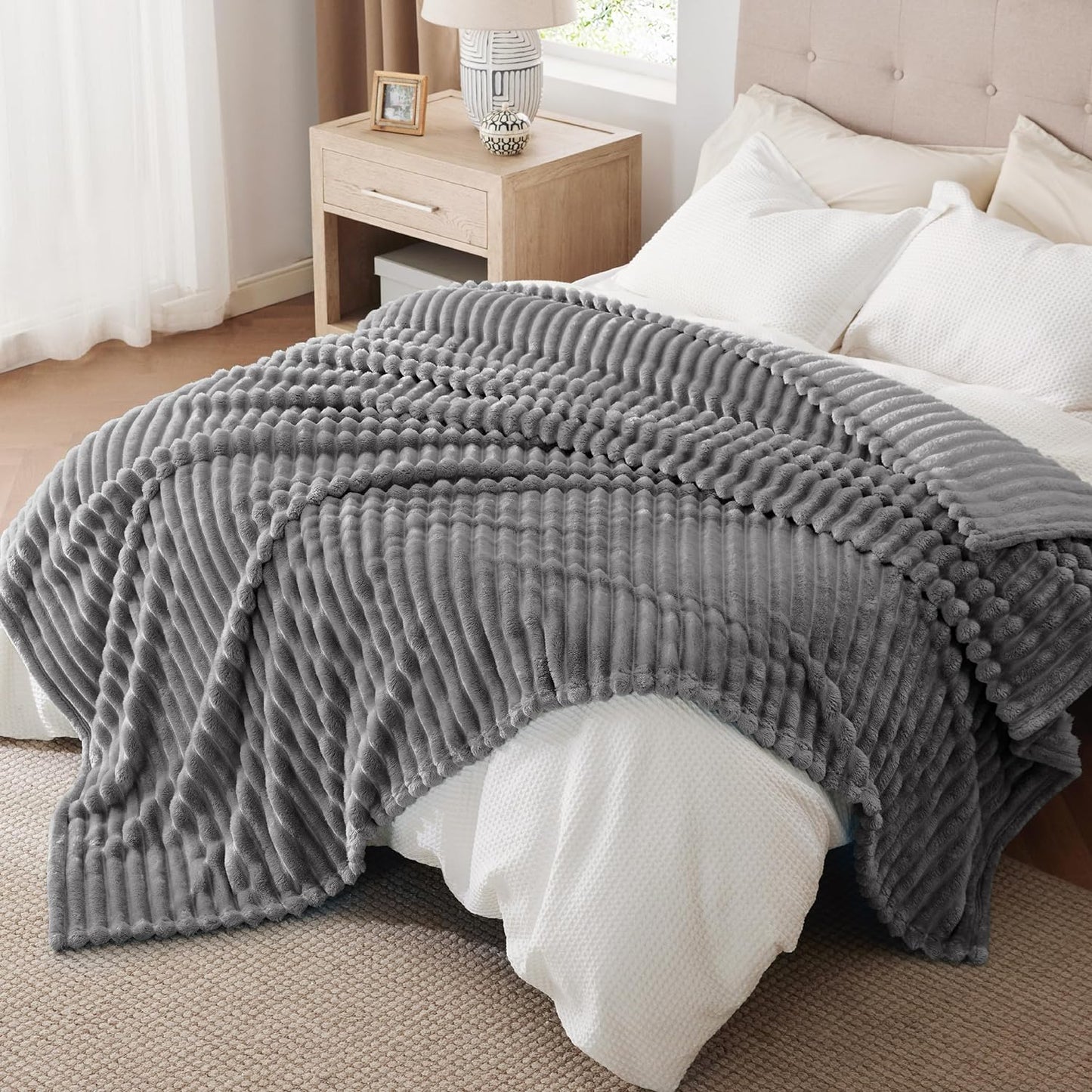 Bedsure Fleece Throw Blanket for Sofa - Fluffy Cosy Warm Blankets for Bed, Soft Cute Single Throw Gifts for Women and Girls, Ashley Blue, 130x170 cm