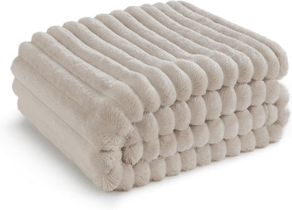 Bedsure Fleece Throw Blanket for Sofa - Fluffy Cosy Warm Blankets for Bed, Soft Cute Single Throw Gifts for Women and Girls, Ashley Blue, 130x170 cm