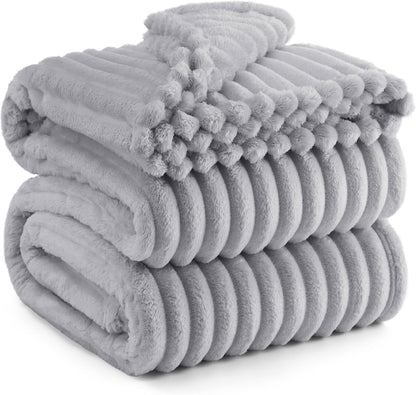 Bedsure Fleece Throw Blanket for Sofa - Fluffy Cosy Warm Blankets for Bed, Soft Cute Single Throw Gifts for Women and Girls, Ashley Blue, 130x170 cm