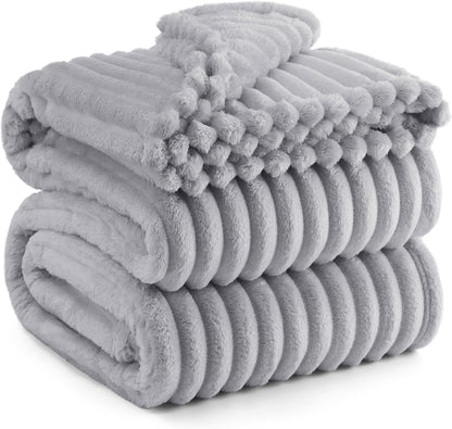 Bedsure Fleece Throw Blanket for Sofa - Fluffy Cosy Warm Blankets for Bed, Soft Cute Single Throw Gifts for Women and Girls, Ashley Blue, 130x170 cm