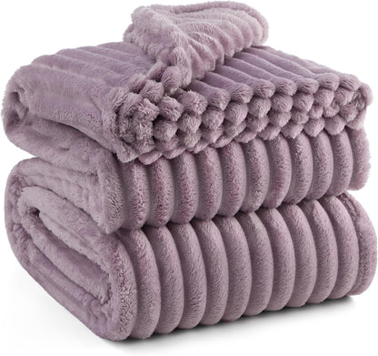 Bedsure Fleece Throw Blanket for Sofa - Fluffy Cosy Warm Blankets for Bed, Soft Cute Single Throw Gifts for Women and Girls, Ashley Blue, 130x170 cm