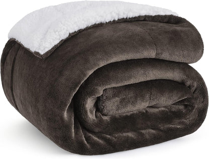Bedsure Sherpa Fleece Throw Blanket - Fluffy Microfiber Solid Blankets for Bed and Couch Double/Twin Size, Silver Grey, 150x200cm