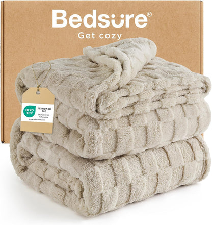 Bedsure Fleece Throw Blanket for Sofa - Fluffy Cosy Warm Blankets for Bed, Soft Cute Single Throw Gifts for Women and Girls, Ashley Blue, 130x170 cm