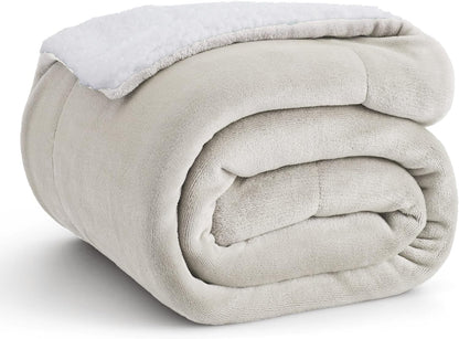 Bedsure Sherpa Fleece Throw Blanket - Fluffy Microfiber Solid Blankets for Bed and Couch Double/Twin Size, Silver Grey, 150x200cm