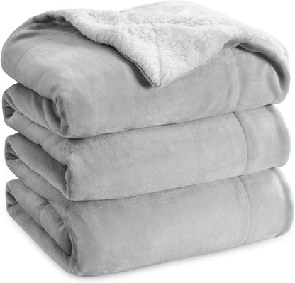 Bedsure Sherpa Fleece Throw Blanket - Fluffy Microfiber Solid Blankets for Bed and Couch Double/Twin Size, Silver Grey, 150x200cm
