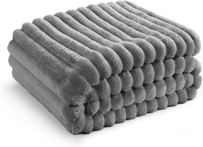 Bedsure Fleece Throw Blanket for Sofa - Fluffy Cosy Warm Blankets for Bed, Soft Cute Single Throw Gifts for Women and Girls, Ashley Blue, 130x170 cm