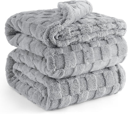 Bedsure Fleece Throw Blanket for Sofa - Fluffy Cosy Warm Blankets for Bed, Soft Cute Single Throw Gifts for Women and Girls, Ashley Blue, 130x170 cm