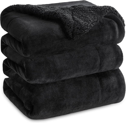 Bedsure Sherpa Fleece Throw Blanket - Fluffy Microfiber Solid Blankets for Bed and Couch Double/Twin Size, Silver Grey, 150x200cm