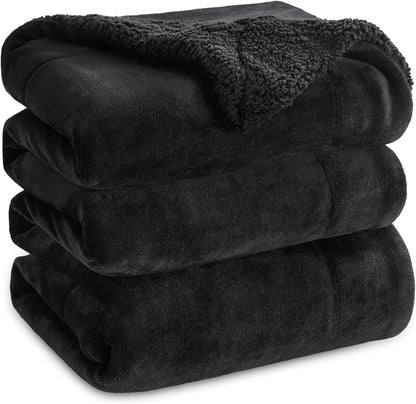 Bedsure Sherpa Fleece Throw Blanket - Fluffy Microfiber Solid Blankets for Bed and Couch Double/Twin Size, Silver Grey, 150x200cm