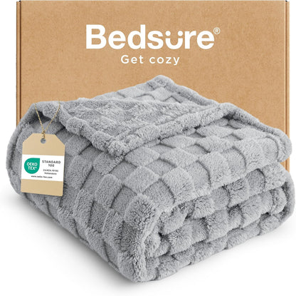 Bedsure Fleece Throw Blanket for Sofa - Fluffy Cosy Warm Blankets for Bed, Soft Cute Single Throw Gifts for Women and Girls, Ashley Blue, 130x170 cm